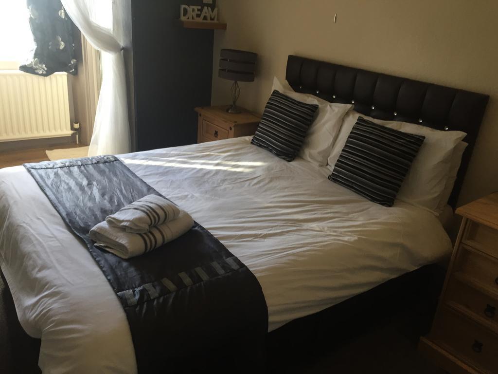 Dimple Well Lodge Hotel Wakefield Zimmer foto